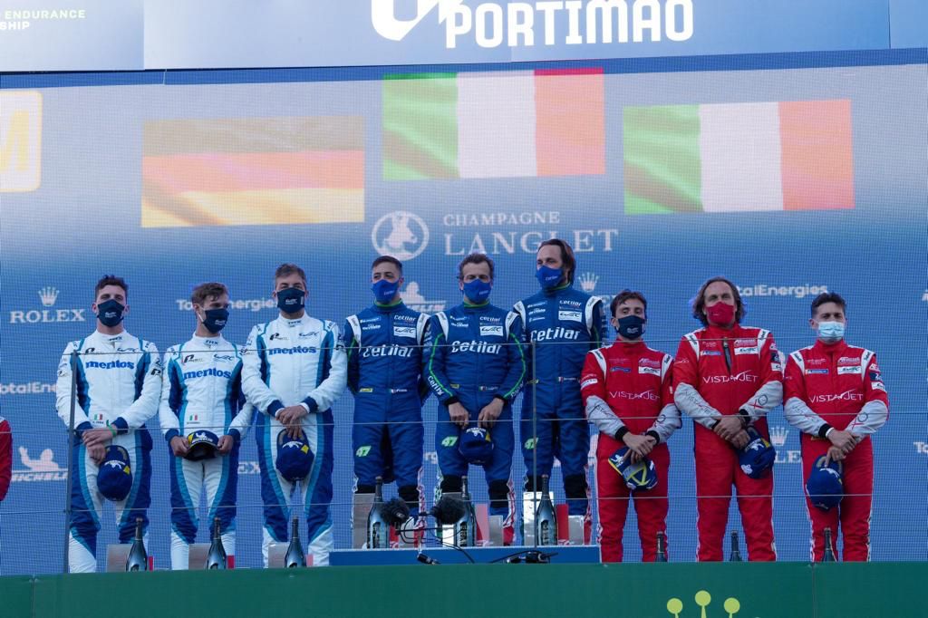 Ferrari 488 GTE con grafiche gara e sponsor per Campionato mondiale endurance