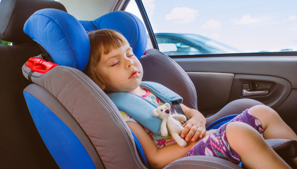 Mal d'auto bambini: cosa fare se il bambino soffre il mal d'auto